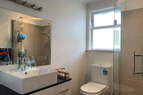 Photo of property in 1/8 Valdale Road, Henderson, Auckland, 0610