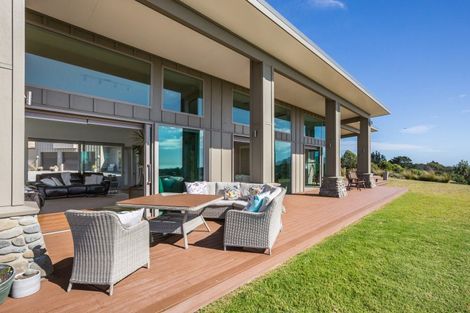 Photo of property in 187 Peka Peka Road, Peka Peka, Waikanae, 5391