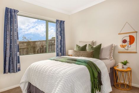 Photo of property in 40 Tongariro Drive, Aotea, Porirua, 5024