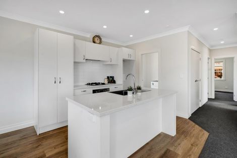 Photo of property in 16 Holford Street, Westown, New Plymouth, 4310