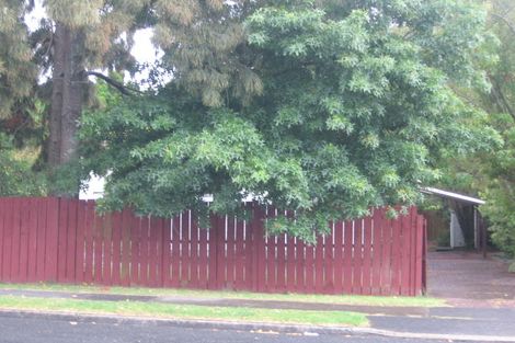 Photo of property in 28 Ellice Road, Totara Vale, Auckland, 0629