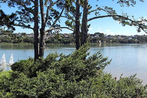 Photo of property in 9 Chapman Road, Te Atatu Peninsula, Auckland, 0610