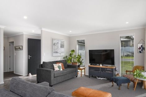 Photo of property in 53 Bert Wall Drive, Omokoroa, 3114