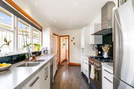 Photo of property in 327 Main Road, Tawa, Wellington, 5028