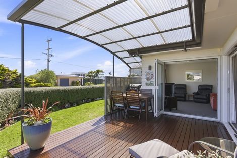 Photo of property in 91 Seaview Road, Paraparaumu Beach, Paraparaumu, 5032