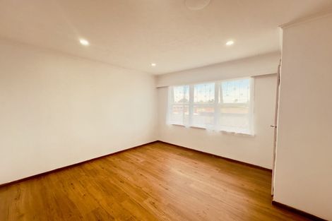 Photo of property in 8 Plumley Crescent, Mangere, Auckland, 2022