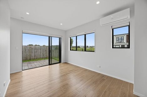 Photo of property in 27 Arahopu Place, Papakura, 2110