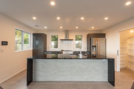 Photo of property in 103 Kakariki Grove, Waikanae, 5036