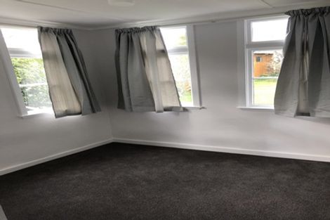 Photo of property in 3 Ngatitoa Street, Tawa, Wellington, 5028