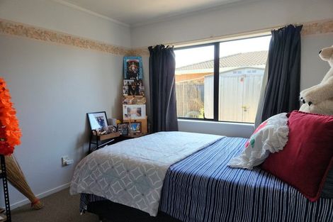 Photo of property in 32 Trimdon Street, Randwick Park, Auckland, 2105