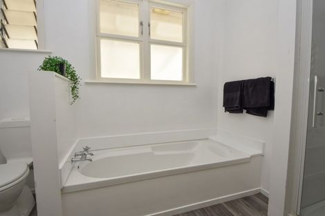 Photo of property in 89 Victoria Street, Carterton, 5713