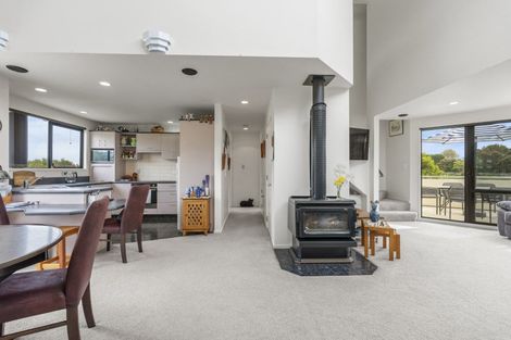 Photo of property in 15 Townsend Road, Paraite, New Plymouth, 4373