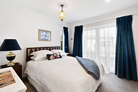 Photo of property in 17 Iona Road, Havelock North, 4130