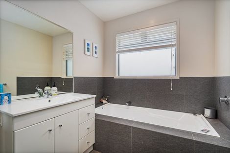 Photo of property in 30 Aquila Drive, Whitianga, 3510