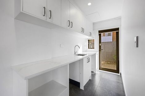 Photo of property in 2/30 Eastern Beach Road, Eastern Beach, Auckland, 2012