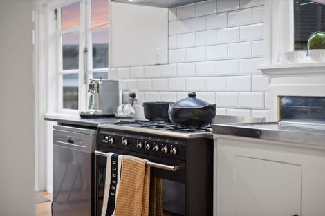 Photo of property in 105 Fairfield Road, Fairfield, Hamilton, 3214