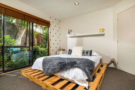 Photo of property in 2 Te Wharau Drive, Greenhithe, Auckland, 0632