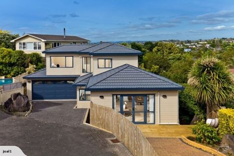 Photo of property in 2/368 East Coast Road, Sunnynook, Auckland, 0630