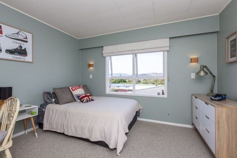 Photo of property in 30 Newry Road, Raumati Beach, Paraparaumu, 5032
