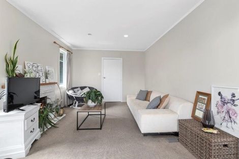 Photo of property in 1/238 Sunset Road, Windsor Park, Auckland, 0632