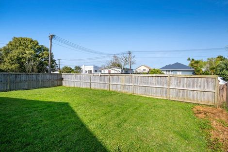 Photo of property in 51a Parakai Avenue, Parakai, 0830
