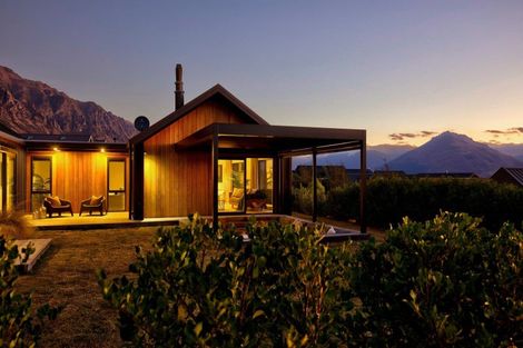 Photo of property in 2 Wanderer Lane, Jacks Point, Queenstown, 9371