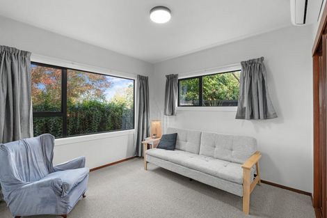 Photo of property in 42 Camberwell Place, Avonhead, Christchurch, 8042