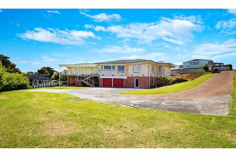 Photo of property in 83 Pupuke Road, Northcote, Auckland, 0627