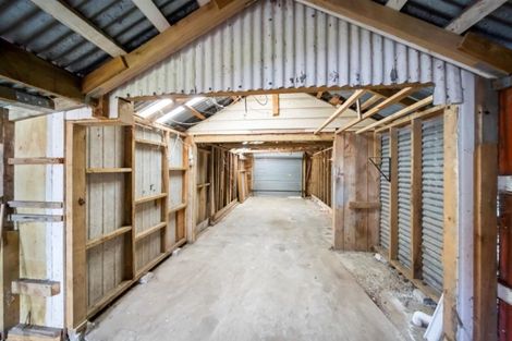 Photo of property in 27 Gloag Street, Waverley, 4510