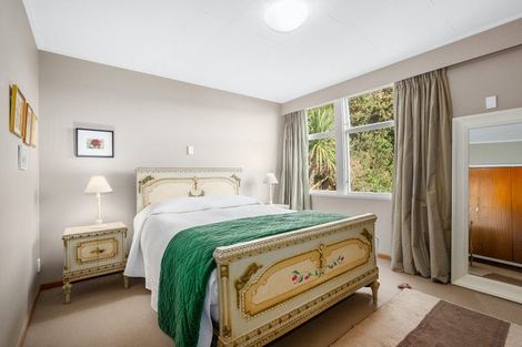 Photo of property in 4 Gill Road, Lowry Bay, Lower Hutt, 5013