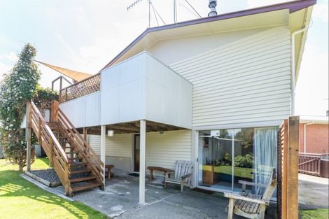 Photo of property in 32 Highbury Drive, Levin, 5510