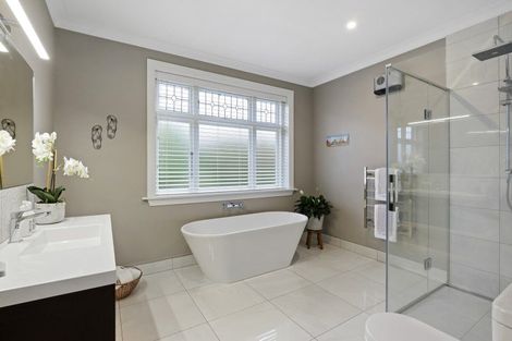 Photo of property in 140 Weston Road, St Albans, Christchurch, 8052