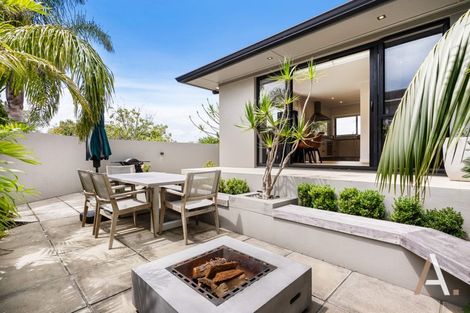 Photo of property in 15a Thatcher Street, Mission Bay, Auckland, 1071