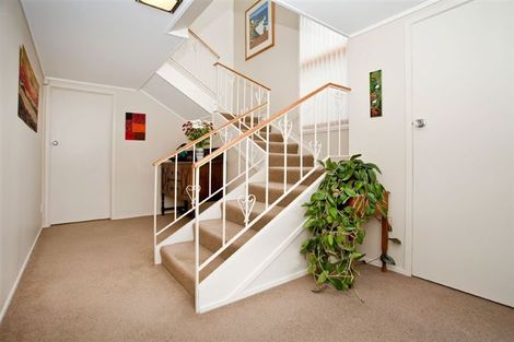 Photo of property in 9 Munstead Place, Hillcrest, Auckland, 0627
