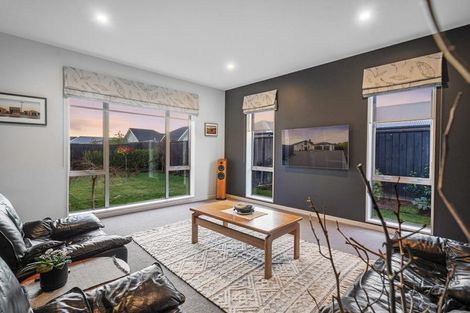 Photo of property in 12 Gerard Place, Rangiora, 7400