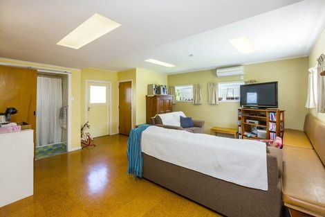 Photo of property in 31 Dowling Grove, Silverstream, Upper Hutt, 5019