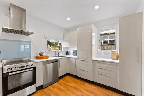 Photo of property in 94 Hine Street, New Plymouth, 4310