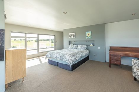 Photo of property in 34 Longbeach Drive, Castlecliff, Whanganui, 4501