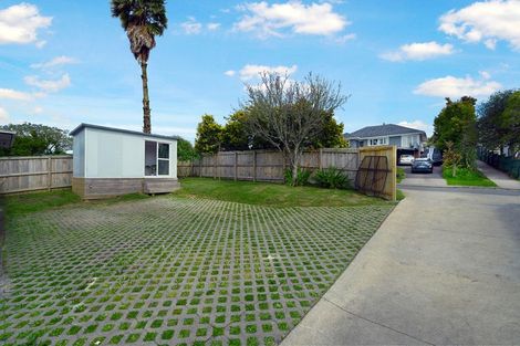 Photo of property in 6 Cajero Place, Green Bay, Auckland, 0604