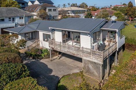 Photo of property in 2/49 Merani Street, Belmont, Auckland, 0622