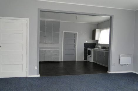 Photo of property in 9 Waiohua Road, Greenlane, Auckland, 1061