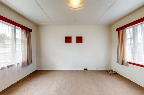 Photo of property in 26 Robert Street, Newlands, Wellington, 6037