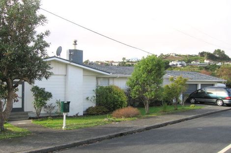 Photo of property in 8 Terrance Grove, Paparangi, Wellington, 6037