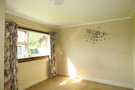 Photo of property in 17 Ives Street, Hector, 7822