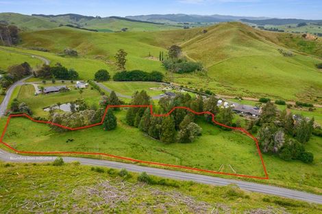 Photo of property in 150 Dimmock Road, Waitakaruru, Ngatea, 2471