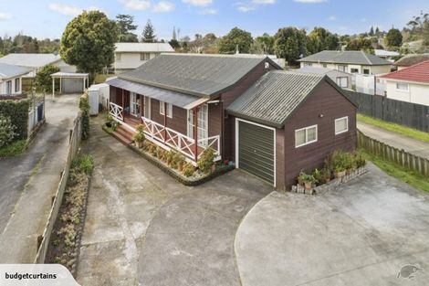 Photo of property in 17 Edgewater Drive, Pakuranga, Auckland, 2010