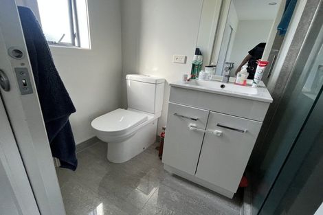 Photo of property in 2/100 Eversleigh Road, Belmont, Auckland, 0622