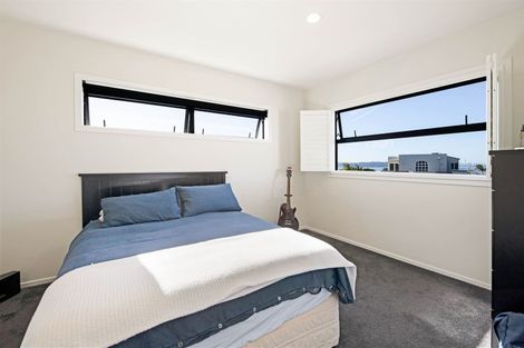 Photo of property in 20 Renoir Street, West Harbour, Auckland, 0618