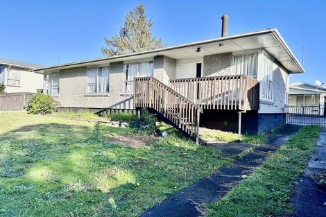 Photo of property in 13 Carbery Place, Manurewa, Auckland, 2102