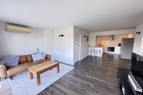 Photo of property in 111 Pupuke Road, Northcote, Auckland, 0627